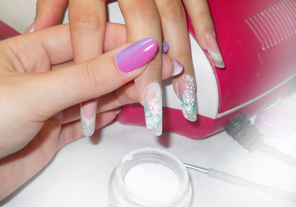 extensions d'ongles en acrylique