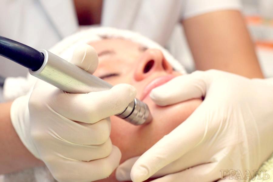 Алмазний пілінг шкіри в салоні «Грааль».