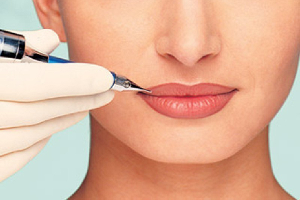 Татуаж губ в салоне красоты Грааль