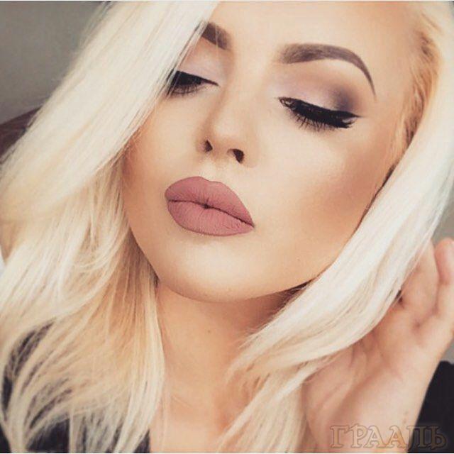 Коктейльный макияж для блондинки в салоне Грааль