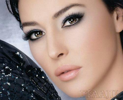Коктейльный макияж для брюнетки в салоне Грааль
