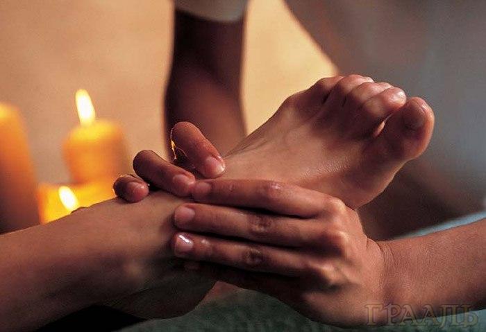 Massage des pieds au salon Graal