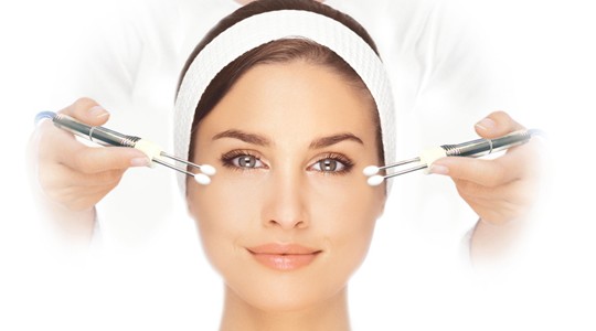 Microcurrents in the Grail salon