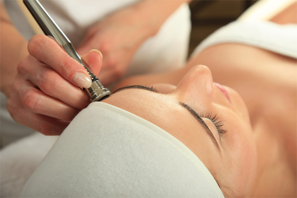 Skin microdermabrasion in the grail salon