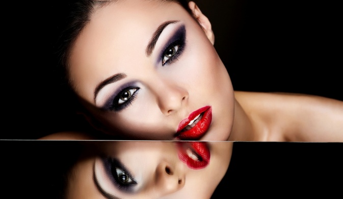 Maquillage permanent du visage à l'institut de beauté Graal