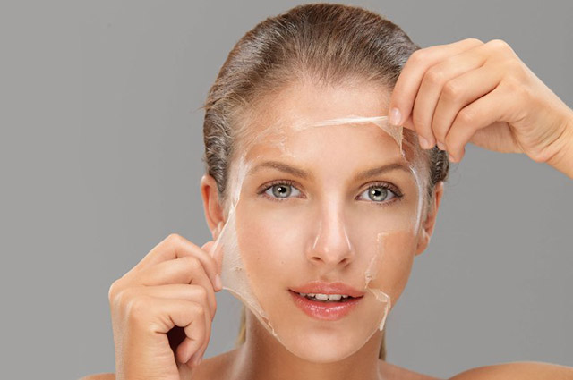 Chemical peeling for the face in the beauty salon "GRAIL"