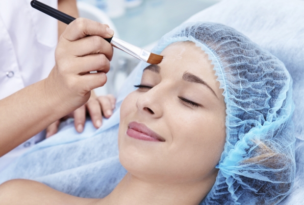 Срединный пилинг в салоне Грааль