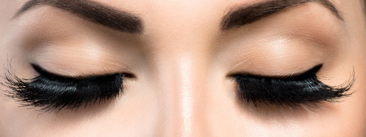 Розширення вій «Собол» у салоні Грааля