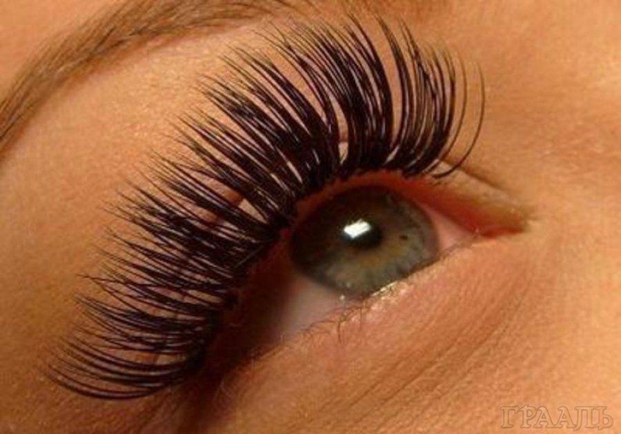 Permanente de pestañas en el salón grial